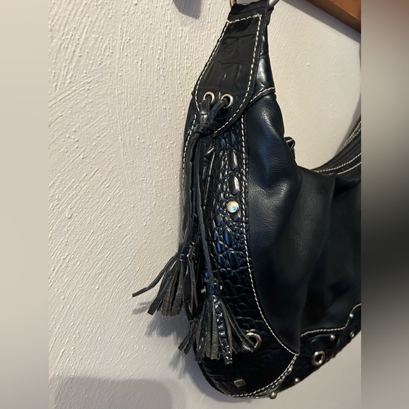 AXCESS by Liz Claiborne vegan black w silver hardware shoulder bag. 9x14” - Picture 2 of 6